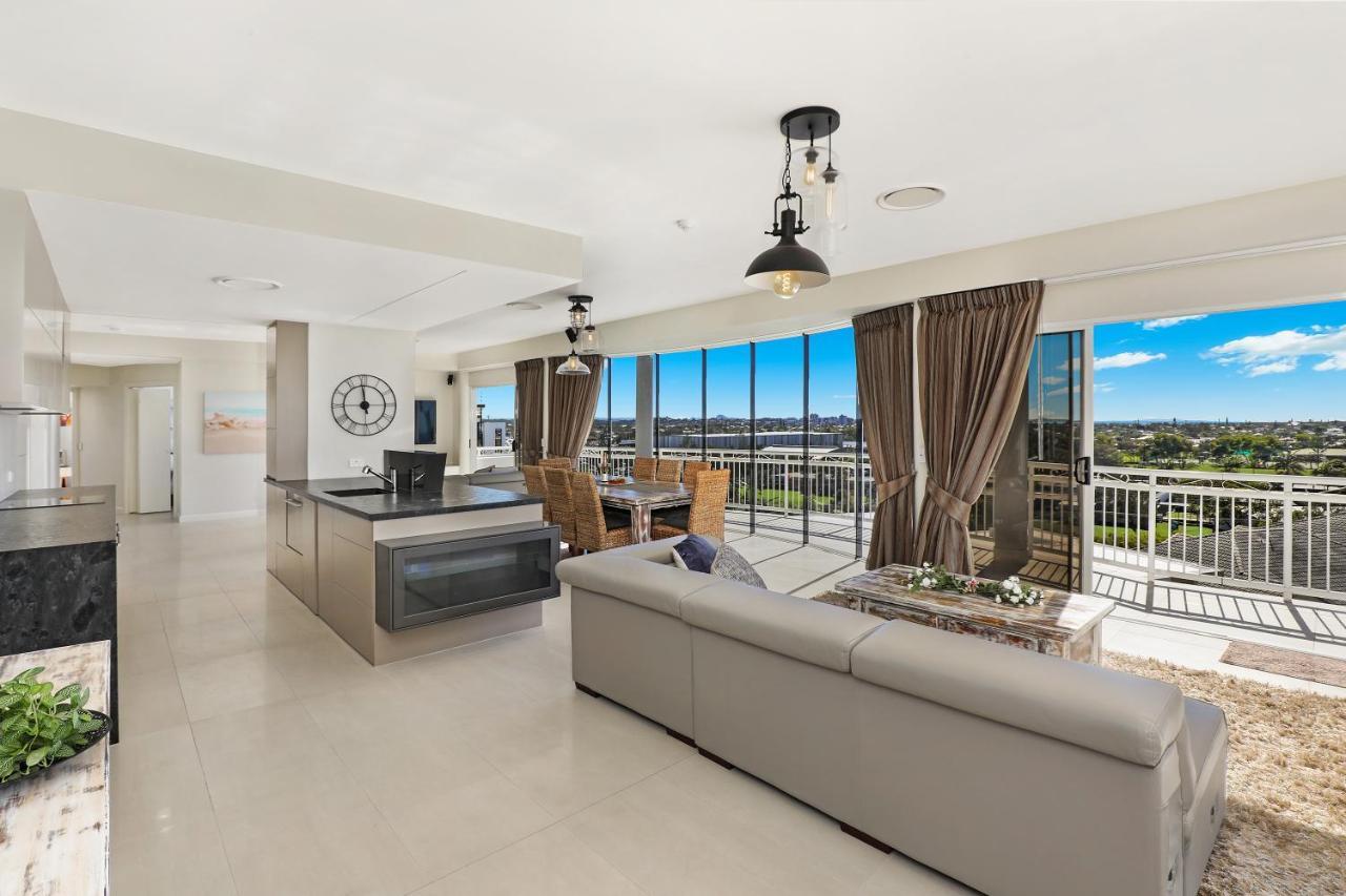 Resort Beachside Kawana Waters