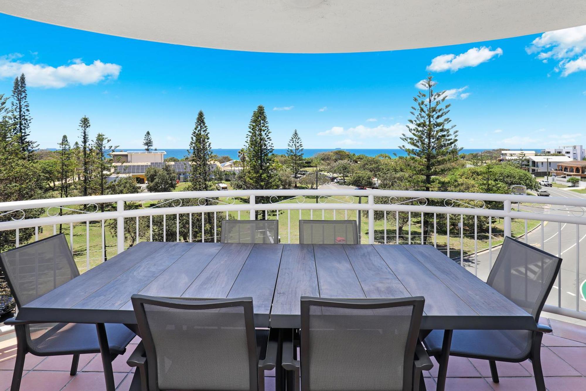 Beachside Kawana Waters