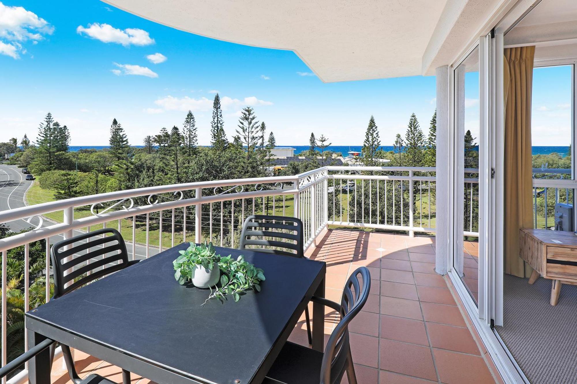 Beachside Kawana Waters Resort Buddina